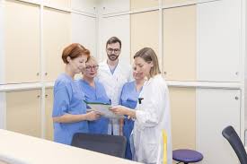 Die rudolfstiftung oder das rudolfspital (offiziell bis 2020 krankenanstalt rudolfstiftung, seither klinik landstraße) ist ein städtisches krankenhaus im 3. Abteilungen Wiener Gesundheitsverbund Klinik Landstrasse