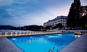 Dongh) is a comune in the province of como in the italian region lombardy.it lies on the northwestern shore of lake como between gravedona and musso at the mouth of the albano. Luxus Spa Im Cernobbio Am Comersee Der Spa Von Villa D Este