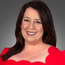 Sarah Long's Instagram, Twitter & Facebook