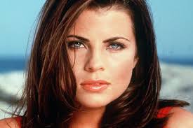 La série a amassé des millions de. Yasmine Bleeth Ravagee Photos De L Ex Bombe D Alerte A Malibu