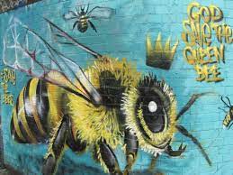 The Bees Are Disappearing Due To Neurotoxic Chemicals Used In Bigag Non Organic Farming God Save The Queen Bee Artist Art Amazing Street Art Graffiti Art