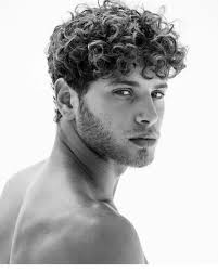 Die männer mit naturlocken sollen das als segen empfinden. Die 10 Besten Ideen Zu Frisuren Manner Locken Frisuren Manner Locken Frisuren Haarschnitt Manner