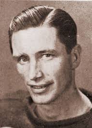 Player photos for the 1942-43 Winnipeg Navy H.M.C.S. Chippawa at  hockeydb.com