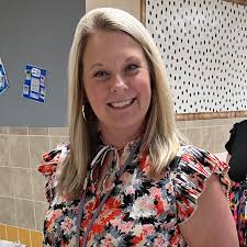Our next Principal Spotlight is Brooke Mielinski from the Fine Arts Academy  WSISD! Mrs. Mielinski is an Aggies fan who played basketball and golf. She  loves to fall asleep readin, and enjoys