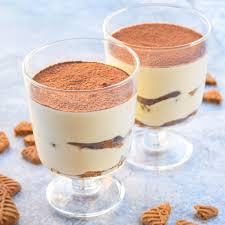 Tiramisu Speculoos Facile Au Cafe Et Au Mascarpone Avec De La Poudre Cacao Chocolat Sur Le Des En 2021 Tiramisu Speculoos Facile Tiramisu Speculoos Gateau Sans Cuisson