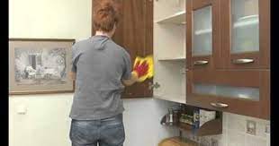 Sonra da deterjanınızla hızlı bir temizlik. Mutfak Dolap Temizligi Panosundaki Pin