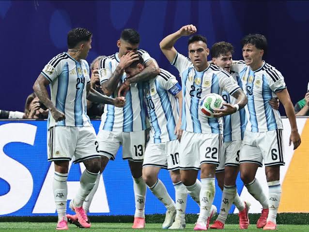Argentina remonta ante Egipto y avanza con sufrimiento a cuartos del Mundial  2026 - UCV radio