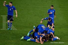 The azzuri will take on their neighbours in a friendly as they prepare for the upcoming european championship. Kx Vooxjc88zqm