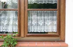 Merhaba, ben buhar banyosunu yapıyorum ama bundan sonraki adımda gözenek açılıyormuş onları kapatmazsak sivilce oluyormuş kapatmqk için ne gibi şeyler kullanmak gerek evde olan malzemeler mesela limon suyu gülsuyu falan bunlar iyi olurmu. Evde Camlari Bugulamasi Nedenler Buharda Pismis Pencereler Endise Kaynagi Olur Mu 2019 2020