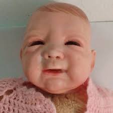 Boneca bebê reborne DENISE FARMER pintada a mão 41 CM.