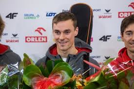 W montażu wykorzystane zostały materiały z kanałów. Piotr Zyla Zostawil Zone I Dzieci Skoczek Skomentowal Juz Te Informacje Gazeta Pomorska