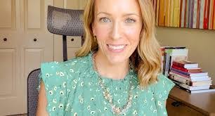 Melissa Draper's Instagram, Twitter & Facebook