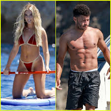 Jun 09, 2021 · perrie edwards has shared two new snaps of her growing bump as she enjoys being an expectant mother. Little Mix S Perrie Edwards Enjoys A Day At Sea With Beau Alex Oxlade Chamberlain In Ibiza Alex Oxlade Chamberlain Bikini Perrie Edwards Shirtless Just Jared
