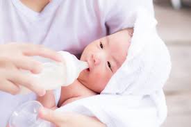 Ada banyak merek susu formula untuk bayi, seperti enfamil, sgm, dan lactogen. 16 Rekomendasi Susu Formula Terbaik Untuk Bayi Di Bawah Setahun Updated Bukareview