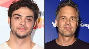 See more ideas about mark ruffalo, mark ruffalo young, actors. Noah Centineo Looks Exactly Like A Young Mark Ruffalo And The Internet Is Losing It Popbuzz