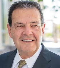 Lee Byrum's Instagram, Twitter & Facebook