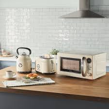 New Aldi Kettle Toaster And Microwave Set Adds Cool Retro Vibes To Kitchens Retro Kitchen Appliances Kitchen Appliance Set Retro Kitchen