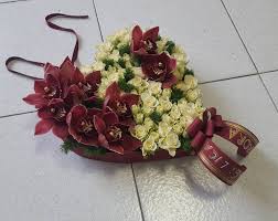Onoranze Funebri Naof Di Biondi Funerale Fiori Cuscino A Cuore Fiori Funerale Pompe Funebri