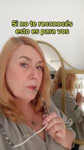 Detrás de cada par de zapatos hay un proceso que nace en el taller y  termina en tu día a día. Como dice Vanessa: “No pensamos en tendencias,  pensamos en mujeres reales”.