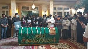 Doa untuk orang yang meninggal agar segala dosanya diampuni oleh tuhan yang maha esa, amal ibadahnya diterima oleh allah swt, dan. Bacaan Doa Tahlil Dilengkapi Bahasa Arab Dan Artinya Mendoakan Arwah Orang Yang Telah Meninggal Tribun Cirebon