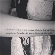 24 Badass Tattoos Of Moving Words From Books Tatuaggi Dedica Tatuaggi Tip Tap