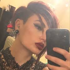 Taylor Moon (@birdiebooboo)