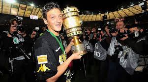 The first team of werder bremen plays in the bundesliga, the second team (werder bremen ii) plays in the regionalliga nord. Ozil From Werder Bremen Days With The Dfb Pokal After Scoring The Winner In The Final Gunners
