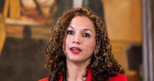 Natalie Roque sigue recibiendo salario como ministra tras un año de  incapacidad