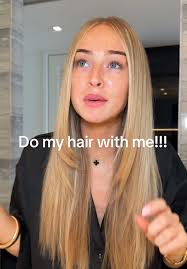 Sydney Schiffer Pool Party