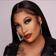 Amber Mcmillian's Instagram, Twitter & Facebook