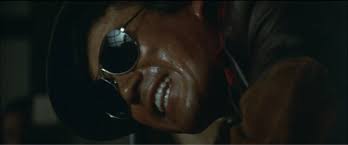 仁義なき戦い 広島死闘篇（1973年）1時間40分 監督：深作欣二 原作：飯干晃一 脚本：笠原和夫 撮影：吉田貞次 美術：吉村晟 音楽：津島利章 出演：菅原文太 北大路欣也 梶芽衣子 千葉真一 小池朝雄 名和宏 成田三樹夫. é»'ã„ é»'ã™ãŽã‚‹ ä»ç¾©ãªãæˆ¦ã„ åºƒå³¶æ­»é—˜ç·¨ ã®åƒè'‰çœŸä¸€ãŒãƒ¤ãƒã„ Himag