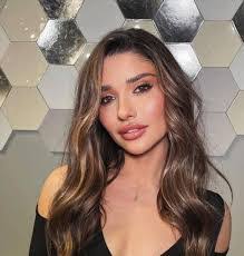 Lena Nash's Instagram, Twitter & Facebook