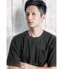 顔がでかい人が似合う髪型 男は雰囲気イケメンを目指せ 女にモテるのはこれだ あの髪型調べます メンズ ヘアスタイル メンズ パーマ ビジネス ヘアスタイル メンズ 40代