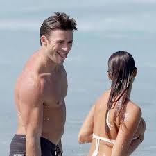 Scott eastwood height 6 feet 10 inches (approx) & weight 111 lbs (50.3 kg) (approx.). Scott Eastwood Unhappy With Paparazzi Making Him Look Like A Total Creep As He Gazed At Girl S Backside On The Beach New York Daily News