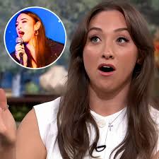 Sydnie Christmas unleashes her Broadway-ready voice in a stunning live  performance of "For Good" from Wicked. This is the true definition of an  artist, as she effortlessly makes every song her own