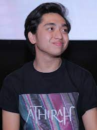 Nah, christoffer akan berperan sebagai satrio (christoffer nelwan), siswa sd yang punya mimpi menjadi pemain bola professional. Main Di Athirah Christoffer Nelwan Banyak Ngobrol Dengan Sopir News Entertainment Fimela Com