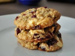 Biscuits Moelleux Aux Canneberges Chocolat Blanc Et Noix De Macadam Roxanne Cuisine Recettes De Katherine Roxanne Veilleux Recipe Oatmeal Cookie Recipes Cookie Recipes Cranberry Cookies Recipes