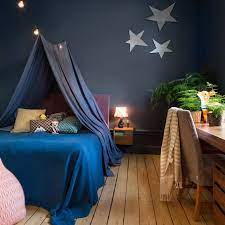 Utilize removable command hooks instead of nails: 20 Great Ideas For A Canopy Bed In A Girl S Room