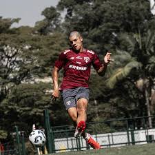 São Paulo 'tira' lateral da Copinha e pode ter reforço caseiro no Paulista