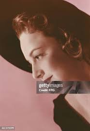 1 363 photos et images haute résolution de Henry Olivia