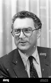 Prof arnold hi-res stock photography and images