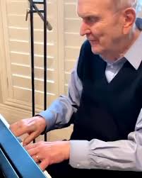 Merry Christmas to you all from our beloved prophet 🎈💗💗🎉  @russellmnelson, #Christmas #LDS #LatterDaySaint #BookofMormon