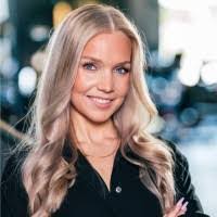 Emily Stacey's Instagram, Twitter & Facebook