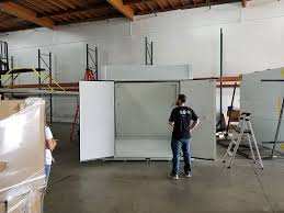 You'll find our convenient southwest las vegas location on the corner of fort apache road and desert inn road, next door to walgreens and near the lakes and red rock canyon. Big Box Store Container Rental Top Ten Business Questions Universal Storage Containers