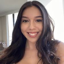 Emily Medrano (@emilydaisy518)