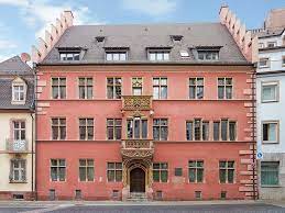 Ideal für familien, gruppen, paare. Haus Zum Walfisch Interessanter Ort Maqnify Com