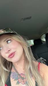 holly capps (@hollyjcapps)