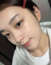 một khi đã dùng cushion hồng YSL thì tất cả con cushion khác cũng chỉ là  tiểu tam, tiểu tứ….” thật nha các bác =))) hôm trước đăng cái post đồ  minisize