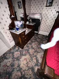 A Night at the Lizzie Borden House - US Ghost Adventures