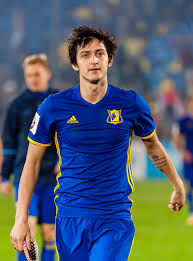 Born 1 january 1995) is an iranian professional footballer who plays for russian club zenit saint petersburg and the iran national team as a forward. One To Watch Sardar Azmoun The West Ham Way